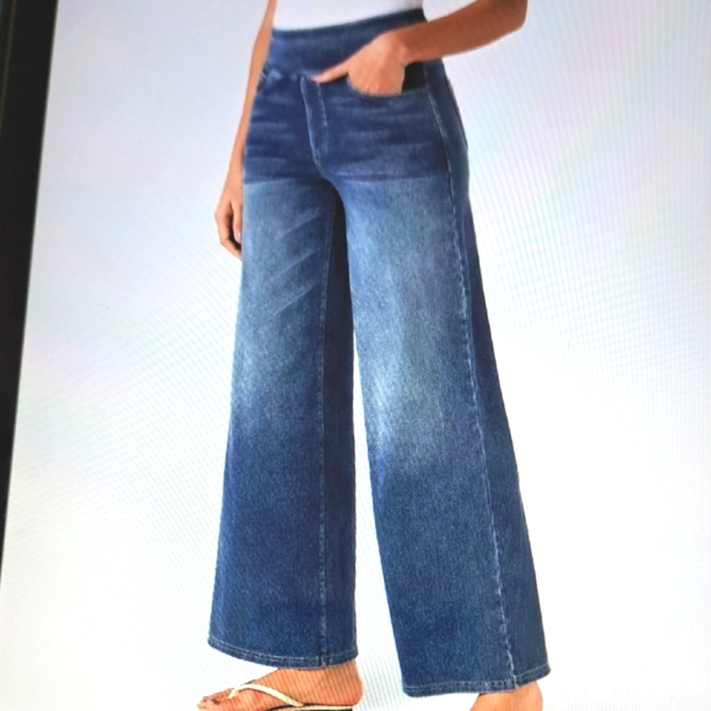 MEDIUM.  HALARA FLEX STRETCH BAGGY WIDE LEG DISTRESSED JEANS